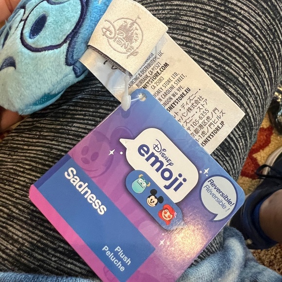 🎄 Disney “Sadness” backpack clip 🎅 - Picture 7 of 13